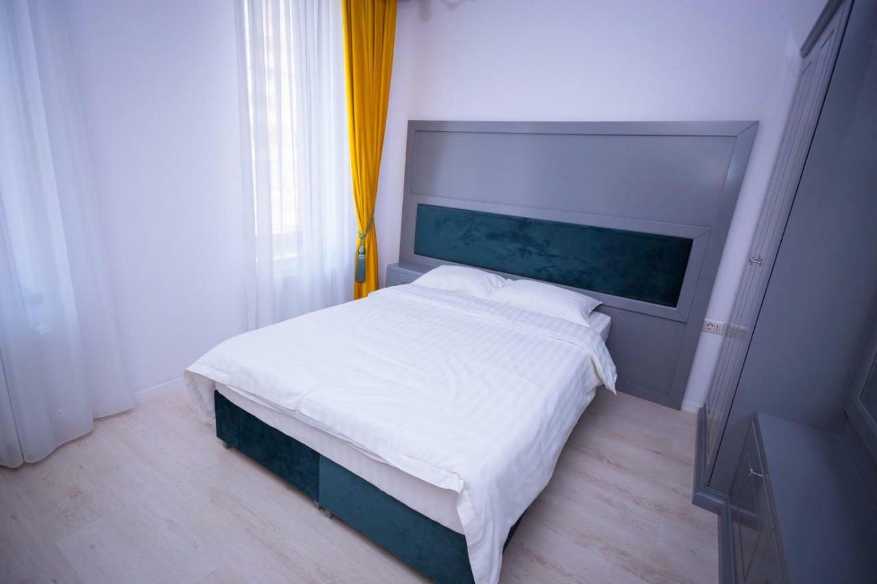 Hotel Glaris Tirgu Frumos Extérieur photo