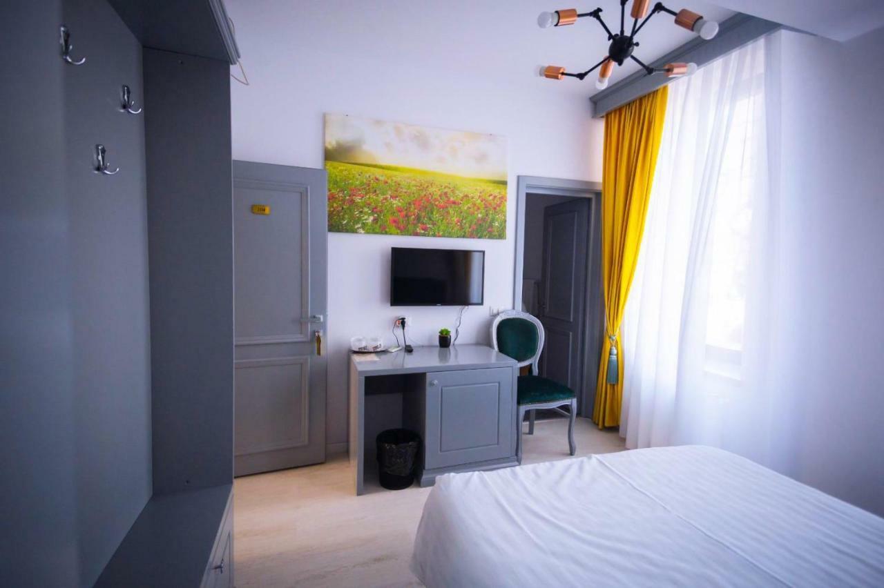 Hotel Glaris Tirgu Frumos Extérieur photo